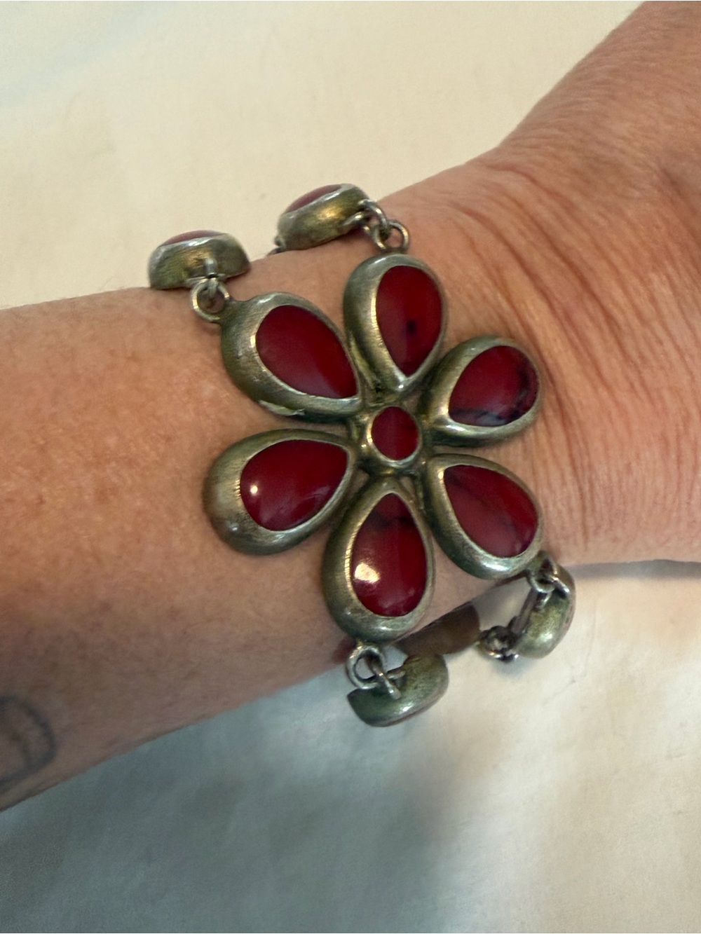 vintage floral link bracelet stamped Mexican silver dark red carnelia jasper